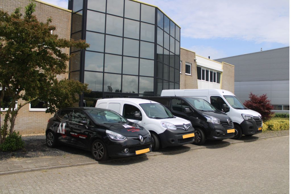 A1 Expresskoerier is expert in het spoed transporteren van goederen door heel Nederland en een deel van Europa.